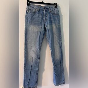 Women’s levi’s jeans